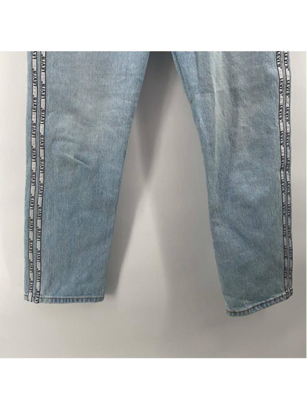 LEVI’S 501 premium logo tape jeans light wash y2k sz 27 button fly spell out - Picture 8 of 13